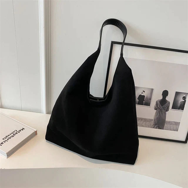 bags : Schoudertas Bruin - Casual Bucket in Zwart van Pantino