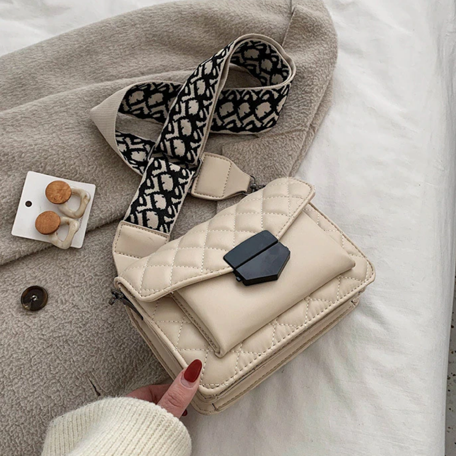 bags : Handtas Zwart - Elegante Luxe voor Stijlvolle Uitdagingen in Beige van Pantino