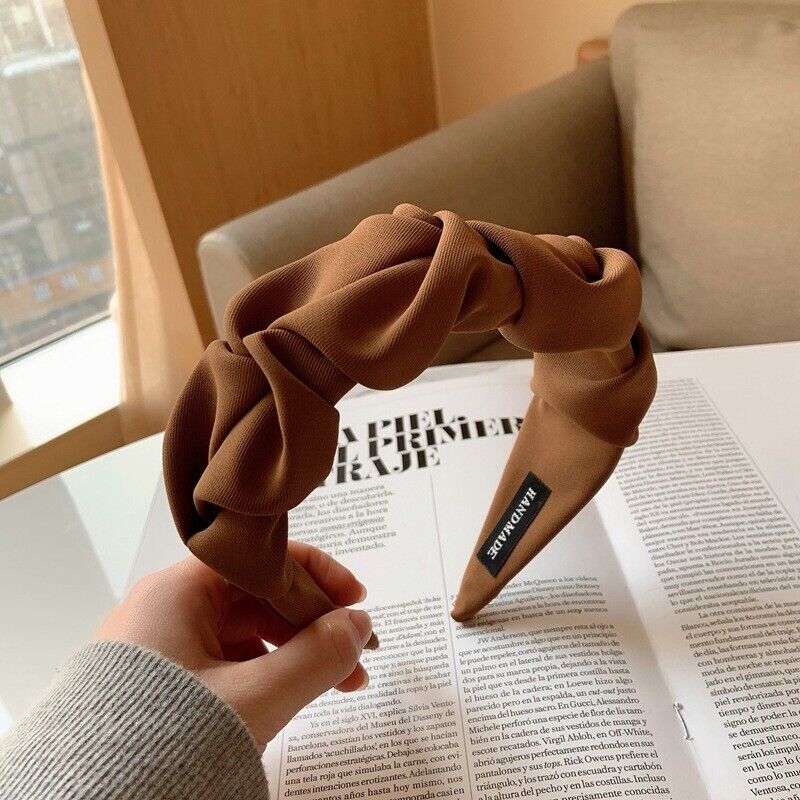 Headband : Hoofdband Zwart - Freya Headband - Verhoog Uw Kapsel met Deze Stijlvolle Brede in Koffie van Pantino
