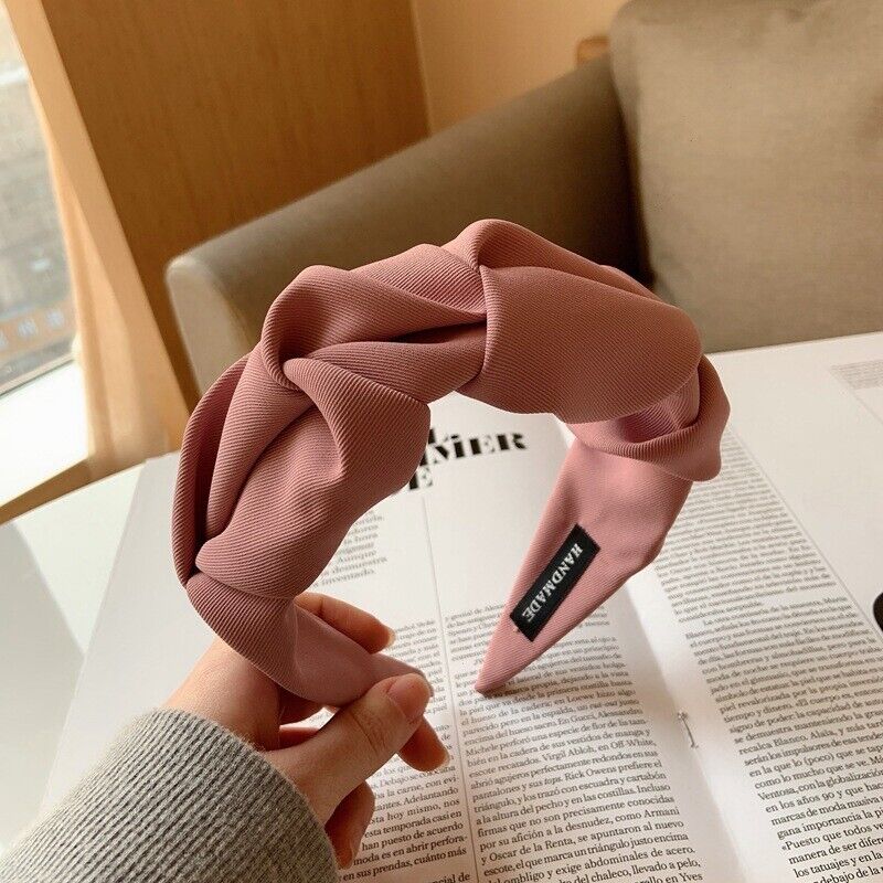 Headband : Hoofdband Zwart - Freya Headband - Verhoog Uw Kapsel met Deze Stijlvolle Brede in Roze van Pantino
