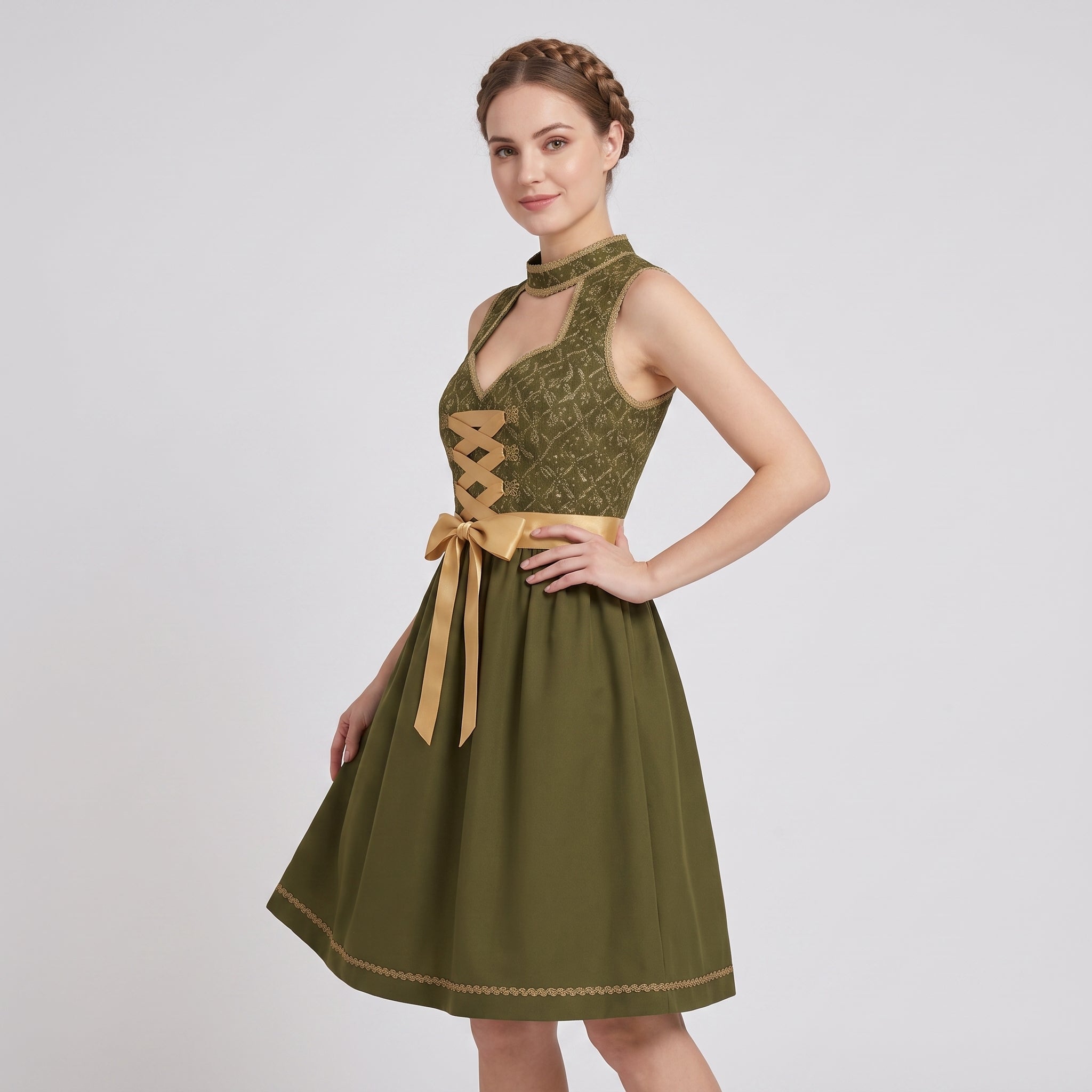 Gifts – Seasonal – Oktoberfest : Dames Dirndl Groen Beiers met Schort en Rijgdetail in van Steiner-boutique