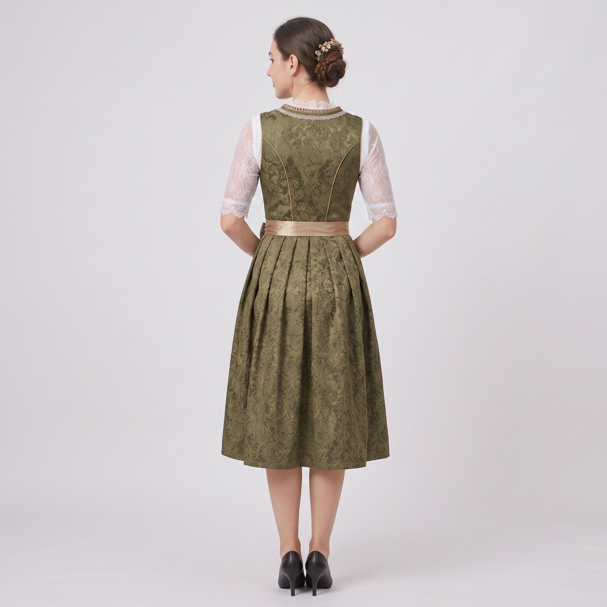 Gifts – Seasonal – Oktoberfest : Dames Dirndl Groen - Kanten Mieder, Bloemenstrik in van Steiner-boutique