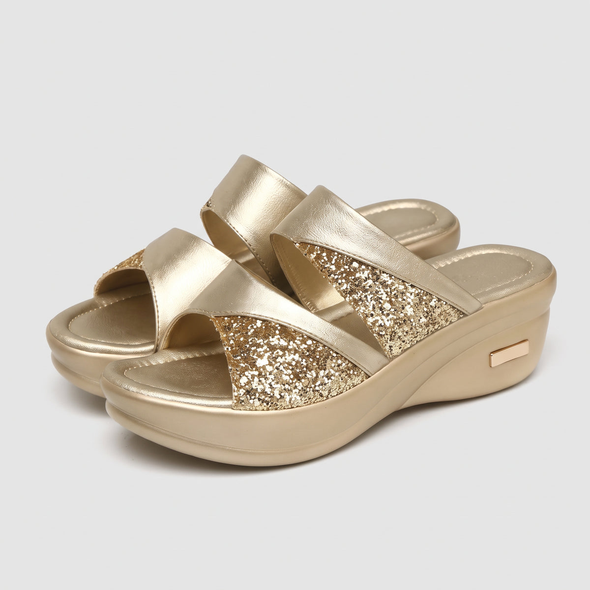 Sandals : Sandalen Dames Zwart - Elegante Gesp - Voor die van een Strakke en Modebewuste Look Houden in Champagne van Pantinoshop