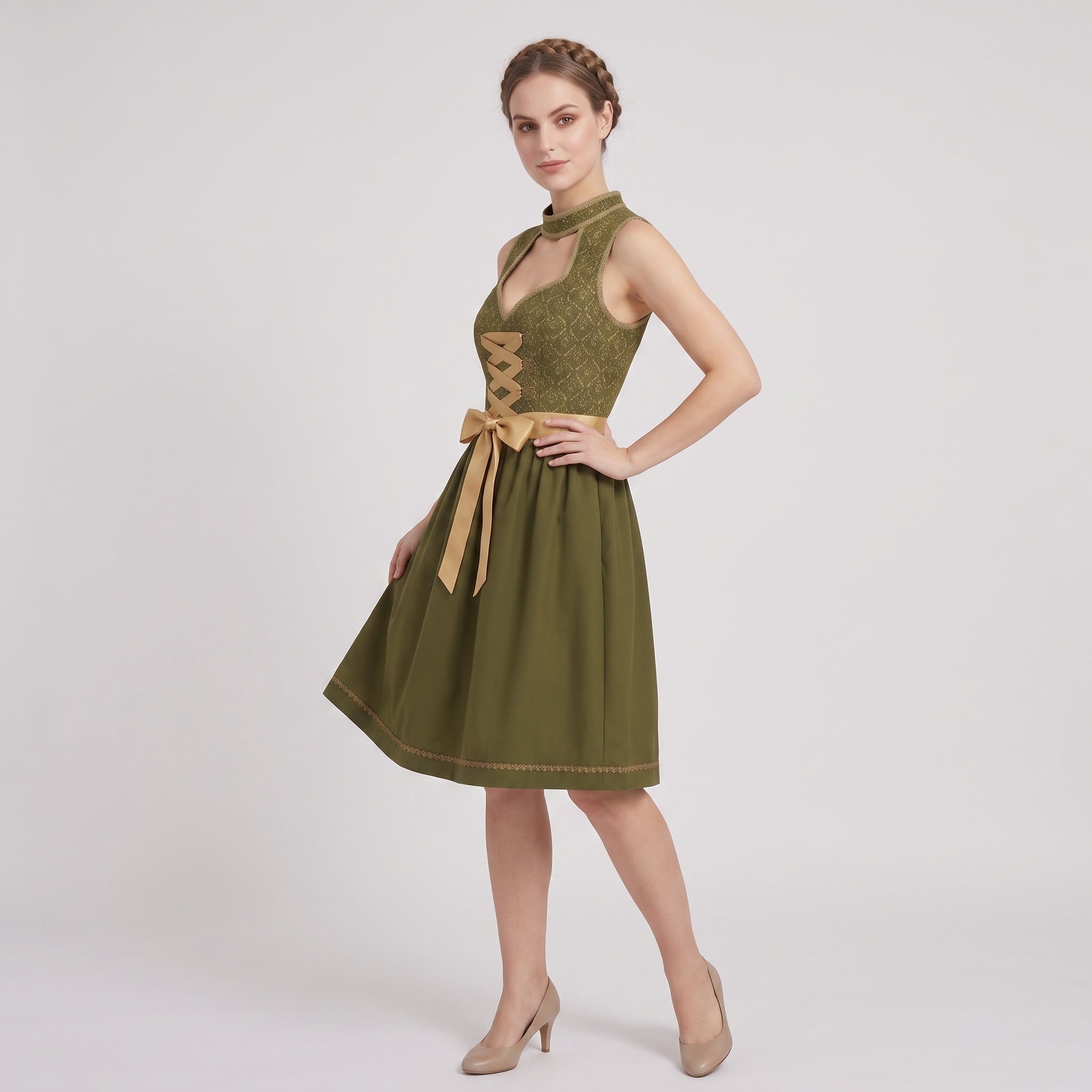 Gifts – Seasonal – Oktoberfest : Dames Dirndl Groen Beiers met Schort en Rijgdetail in van Steiner-boutique