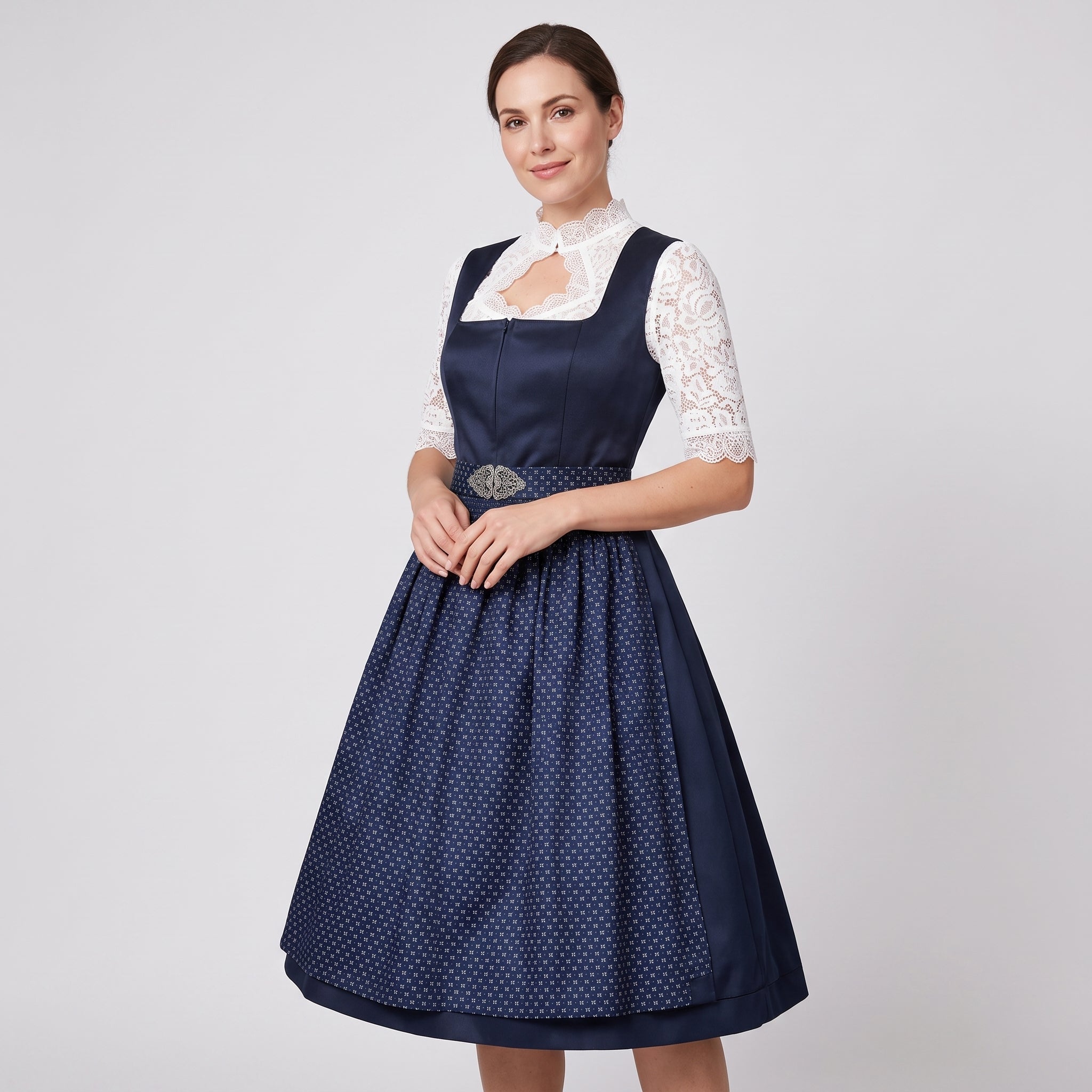Gifts – Seasonal – Oktoberfest : Dirndl jurk dames - Beiers, elegant kant, marineblauw in van Steiner-boutique
