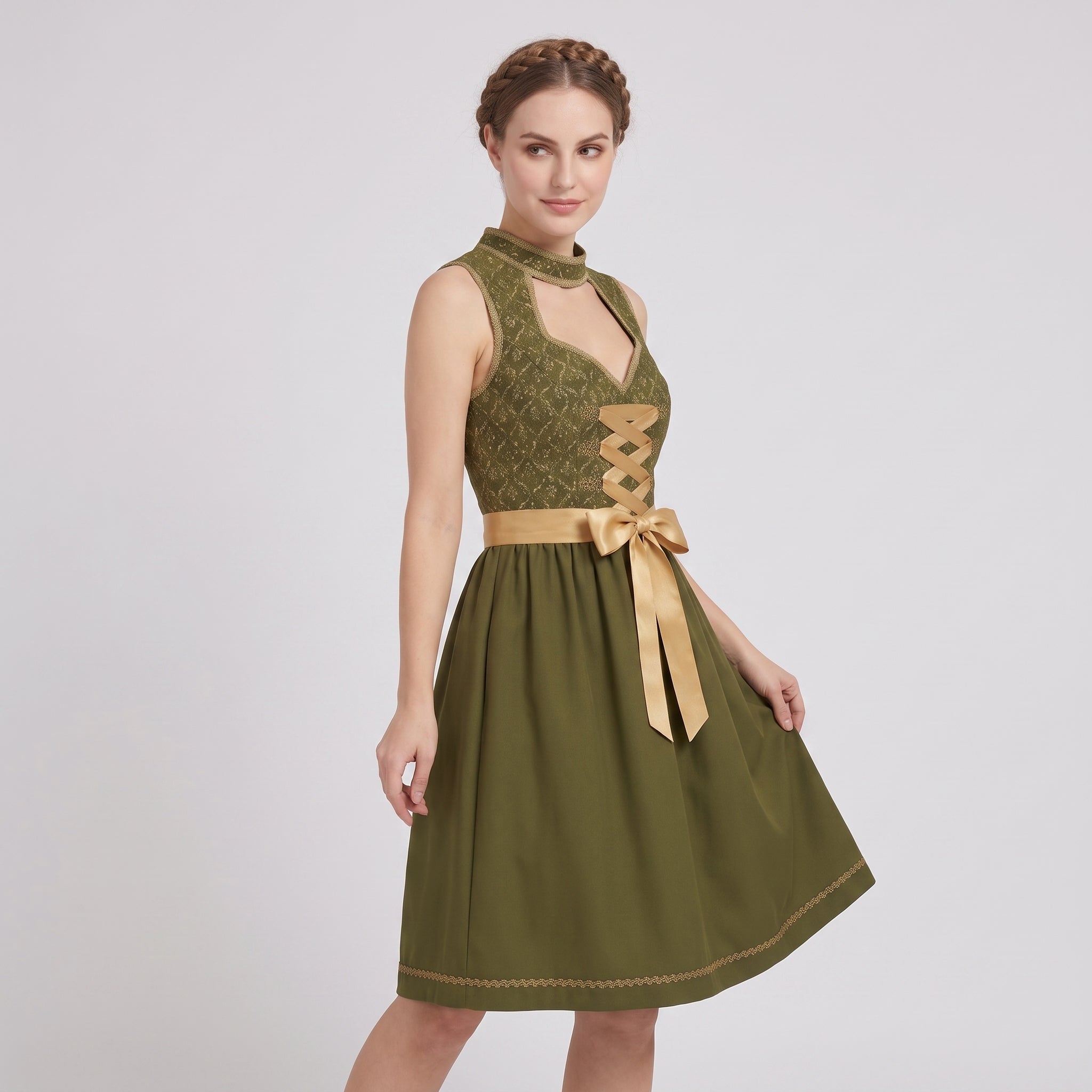Gifts – Seasonal – Oktoberfest : Dames Dirndl Groen Beiers met Schort en Rijgdetail in van Steiner-boutique