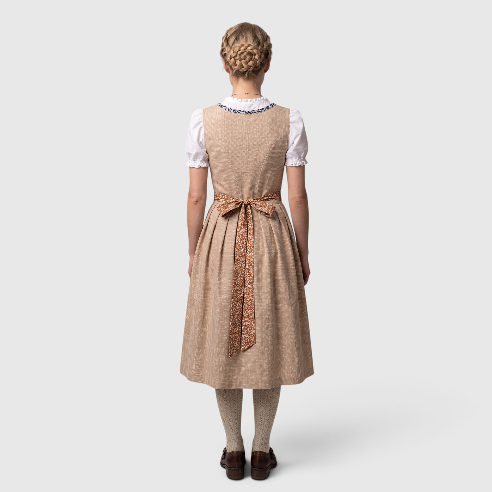 Gifts – Seasonal – Oktoberfest : Dirndljurk Dames Traditioneel Bruin met Kanten Blouse en Schort in van Steiner-boutique