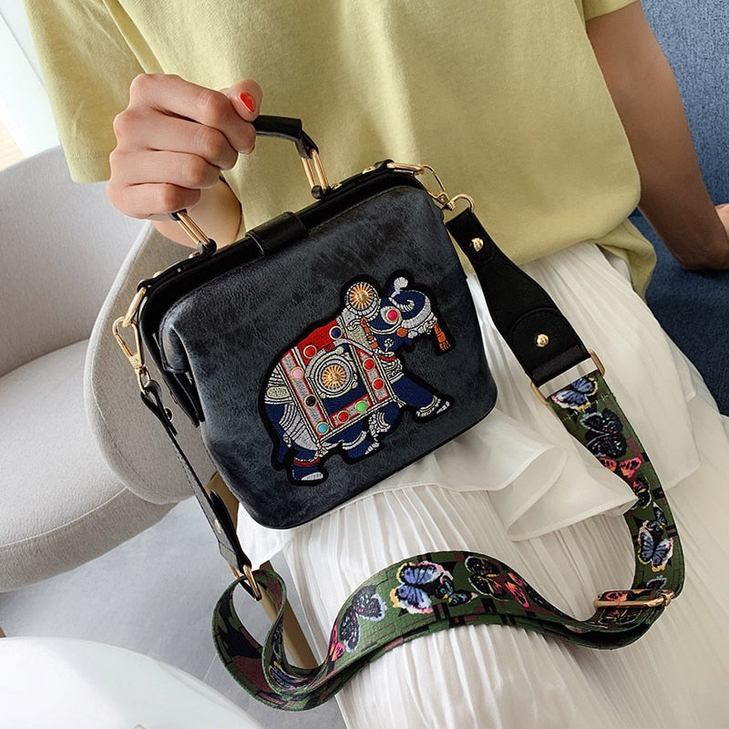 bags : Mandala Geborduurde Tas - Blauw in van Pantino
