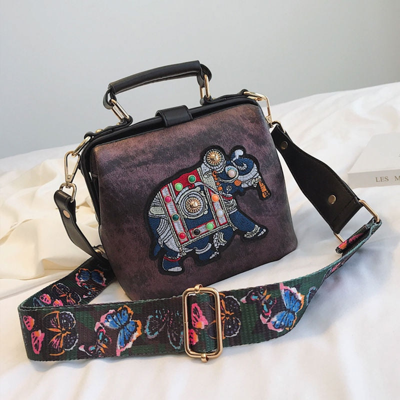 bags : Mandala Geborduurde Tas - Blauw in Paars van Pantino