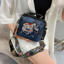 bags : Mandala Geborduurde Tas - Blauw in Blauw van Pantino