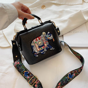 bags : Mandala Geborduurde Tas - Blauw in Zwart van Pantino