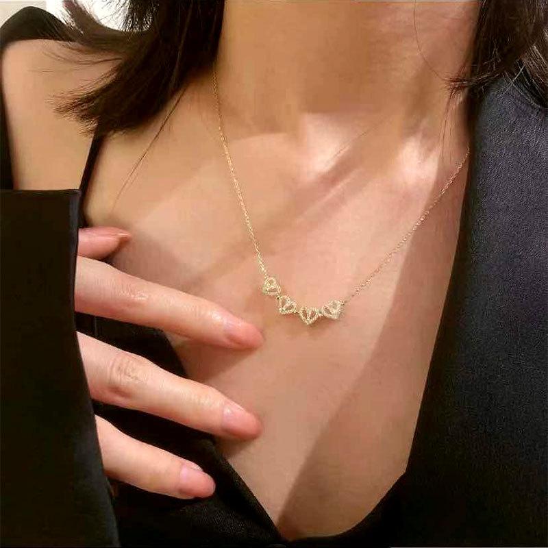 Necklace : Love & Luck - Het Perfecte Symbool dat Je op Twee Manieren Kunt Dragen - Goud in van Pantino