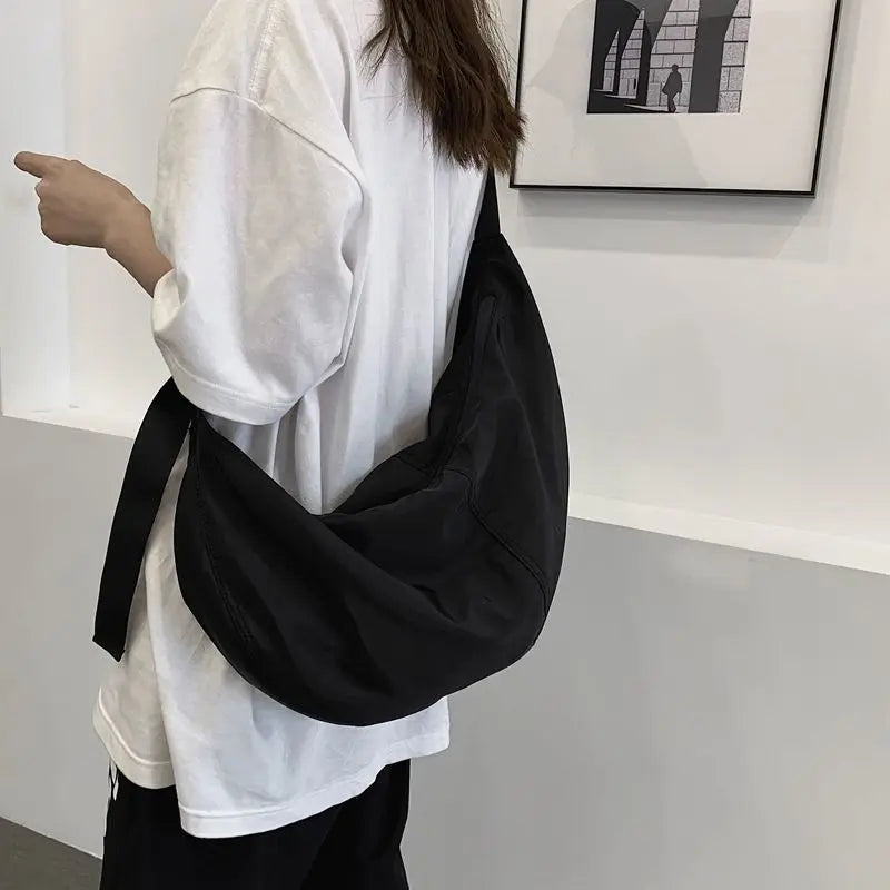 bags : Crossbody Tas Zwart - Stijlvolle Casual in van Pantino