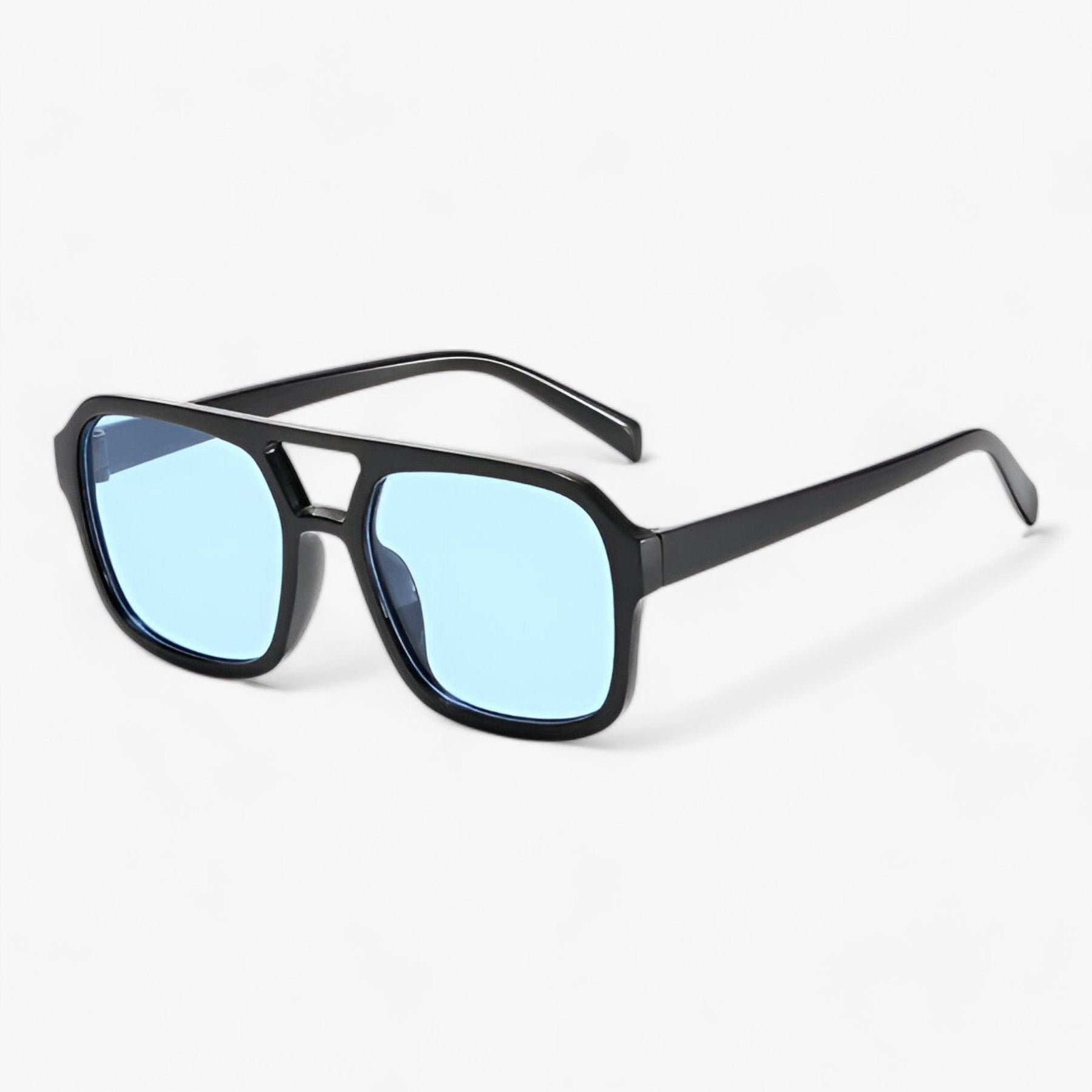 Sunglasses : Vintage Vierkante Zonnebril Dames Zwart - Stijlvolle Oogbescherming - UV400 in Zilverblauw van Pantino