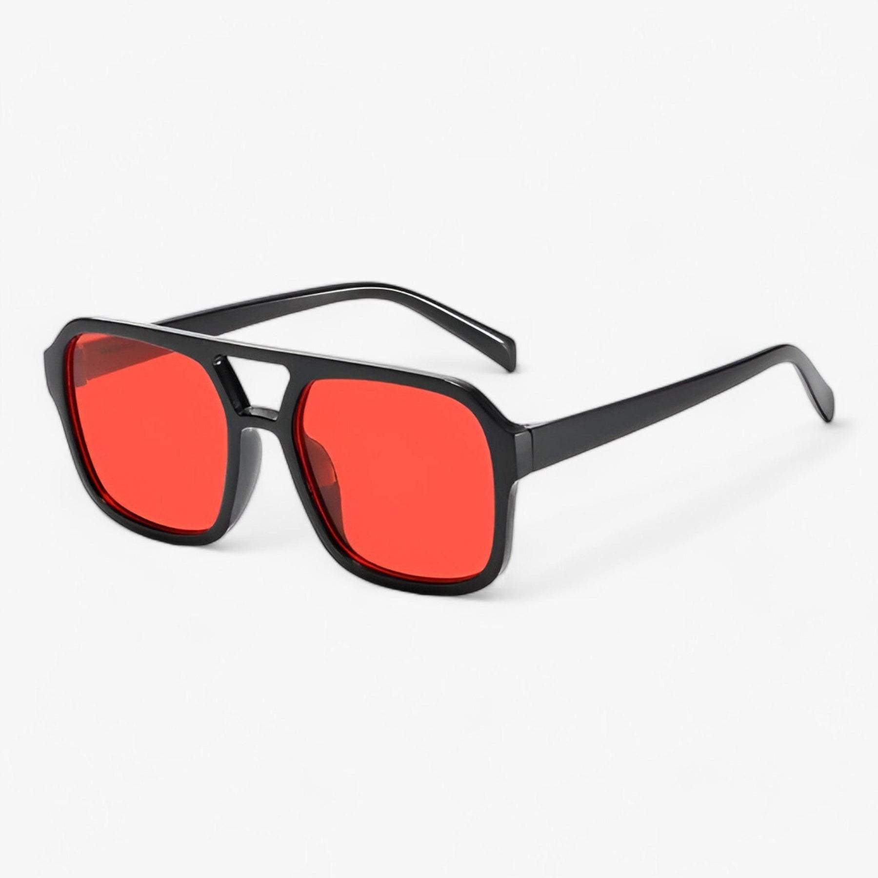 Sunglasses : Vintage Vierkante Zonnebril Dames Zwart - Stijlvolle Oogbescherming - UV400 in Rood van Pantino