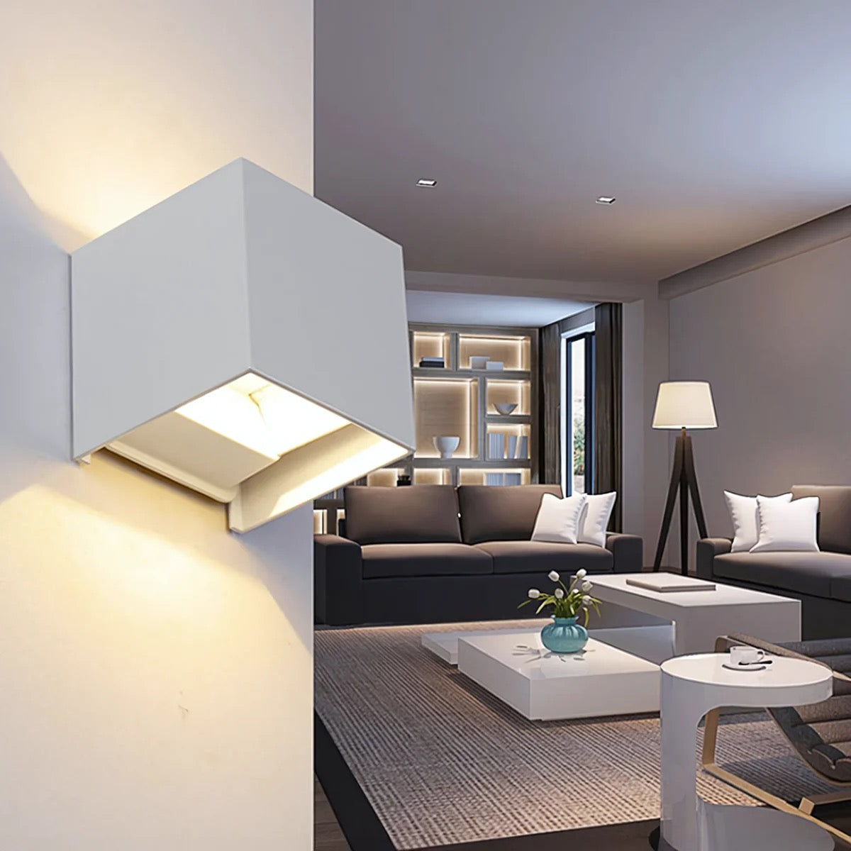 home & garden : VellaGlow - Luxe Wandlamp met Bewegingssensor - Zwart in van Pantino