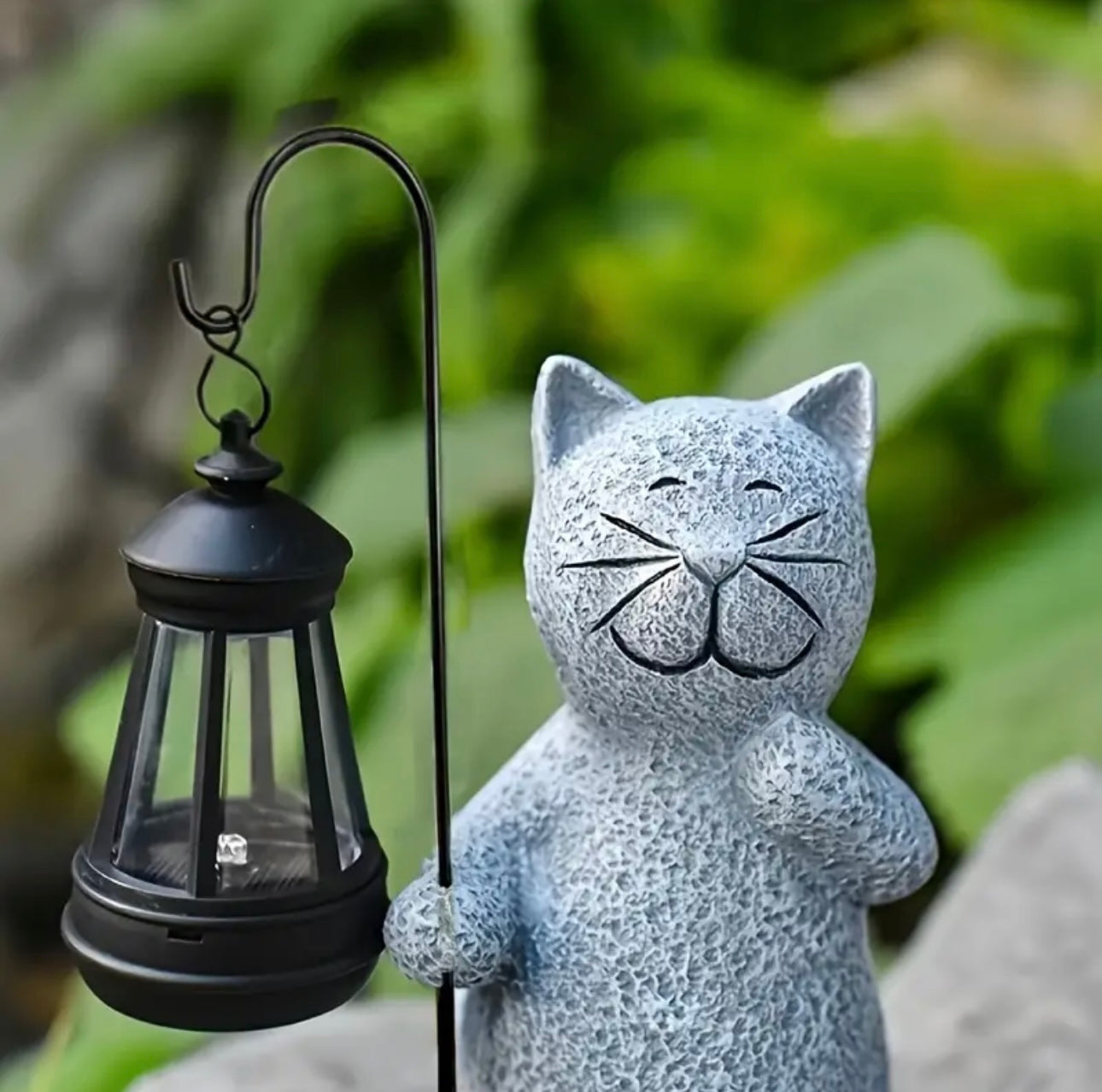 home & garden : De Tuin Kat - Een Nieuwe Vriend in de Tuin in van Pantino