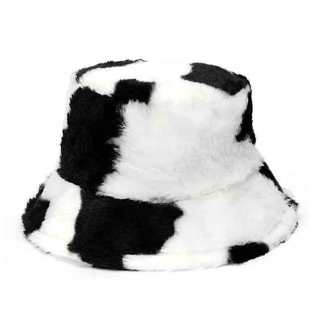 Hoeden : Bucket Hat van Imitatiebont met Luipaardprint in Winterse Koeienprint - Khaki Luipaard in Koeienpatroon van Pantino