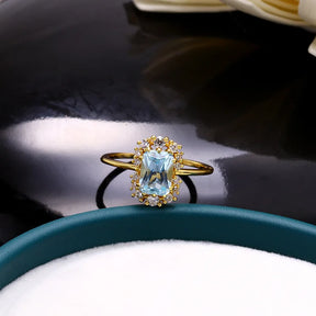 Ring : Saffierring Dames Blauw - Kussengeslepen Omringd Diamanten - Zilver in van Pantino