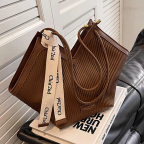 bags : Handtas Beige - Elegante Trendy in Zwart van Pantino