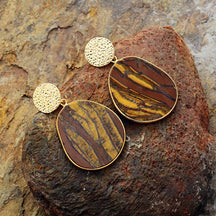 Earrings : HealWithin Lapis Lazuli Bescherming in Tijgeroog van Pantino
