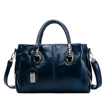 bags : Leren Damestas LuxeLeather - Ruime Bruine Schoudertas van Echt Leer, Groot Formaat in Blauw van Pantino