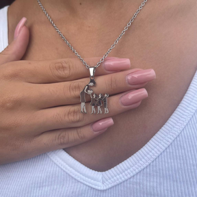 Necklace : ForeverTie Armband Dames - Symbool van Eeuwige Liefde - RVS in Moeder en 2 dochters en 1 zoon van Pantino