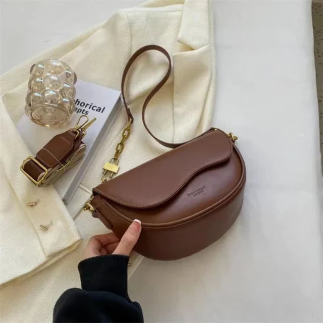 bags : Schoudertas Dames Groen - Brede Riem Zadeltas Ontwerp - PU-Leer in Bruin van Pantino