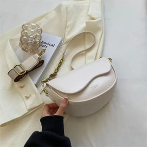 bags : Schoudertas Dames Groen - Brede Riem Zadeltas Ontwerp - PU-Leer in Wit van Pantino
