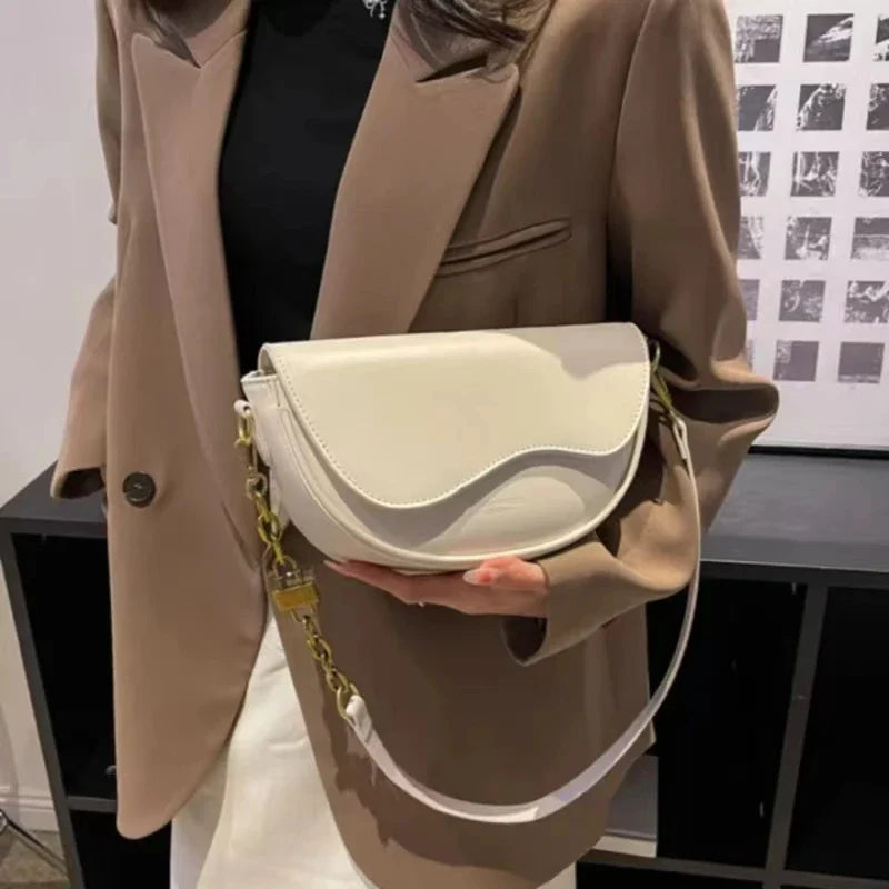 bags : Schoudertas Dames Groen - Brede Riem Zadeltas Ontwerp - PU-Leer in van Pantino