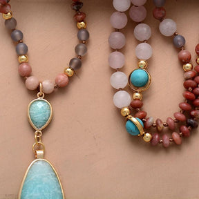Mala Beads : Diep Reinigende Pastel Mala Kralen van Amazoniet en Rozenkwarts in van Pantino