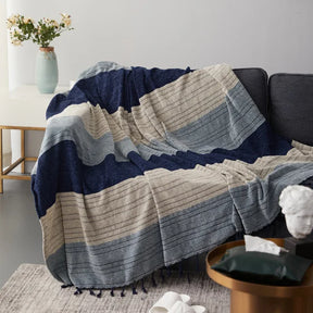 home & garden : Cosy Kwastjesdeken - Beige Blauw in Driekleur blauw van Pantino
