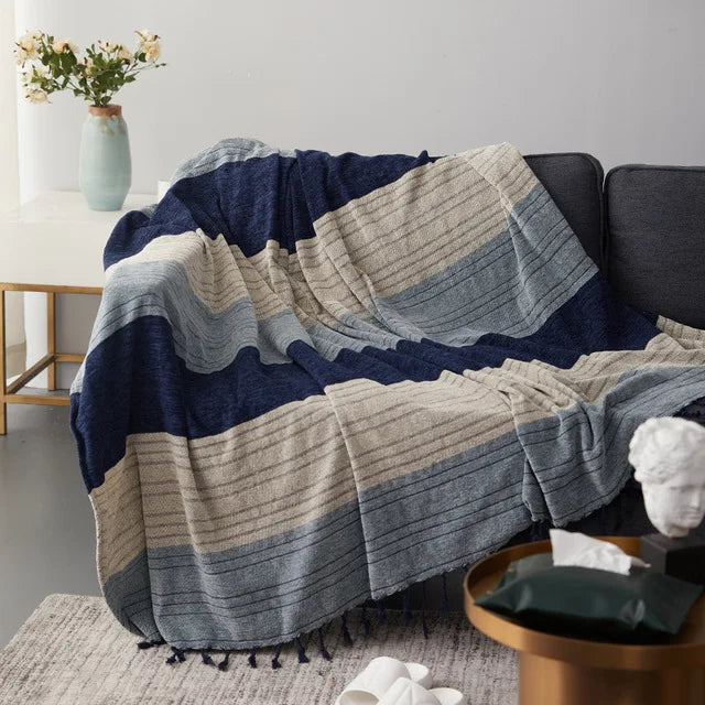 home & garden : Cosy Kwastjesdeken - Beige Blauw in Driekleur blauw van Pantino
