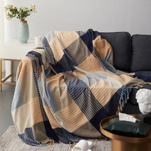 home & garden : Gezellige Franje Deken - Beige Blauw in Beige Blauw van Pantino