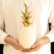 home & garden : Gouden Ananas Woondecoratie Wit - Tropisch Sfeer Woonkamer - Hars in Wit van Pantino