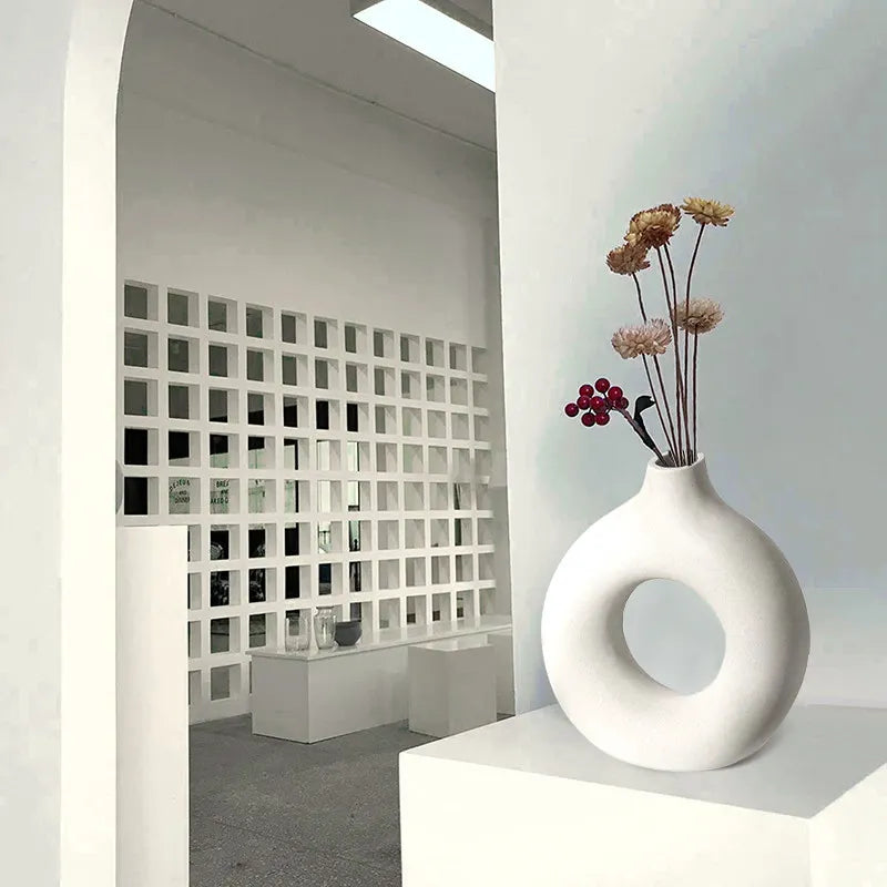 home & garden : Keramische Donut Bloemenvaas Wit - Trendy Sfeervolle Decoratie - Keramiek in van Pantino