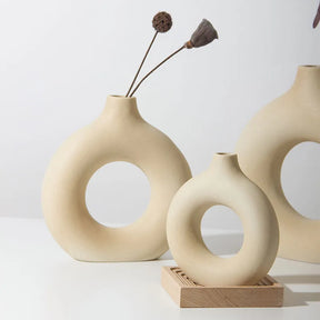 home & garden : Keramische Donut Bloemenvaas Wit - Trendy Sfeervolle Decoratie - Keramiek in van Pantino