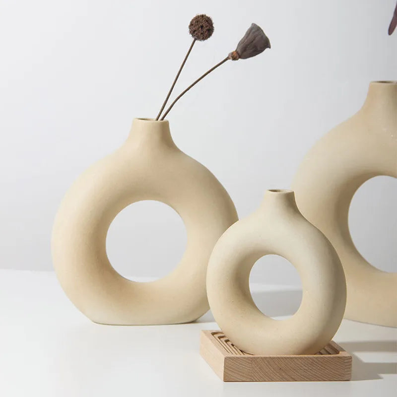 home & garden : Keramische Donut Bloemenvaas Wit - Trendy Sfeervolle Decoratie - Keramiek in van Pantino