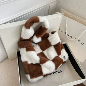 bags : Pluche Dambord Draagtas Zwart - Grappig Speelgoed Cadeau - Pluche in Schaakbordpatroon koffie van Pantino
