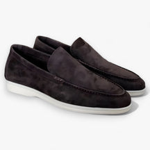 Loafers : Suède Instappers - Luxe en Comfort voor Elke Gelegenheid - Grijs in Chocolade van Pantino