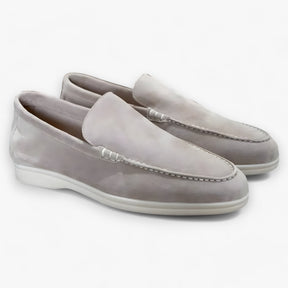 Loafers : Suède Instappers - Luxe en Comfort voor Elke Gelegenheid - Grijs in Beige van Pantino