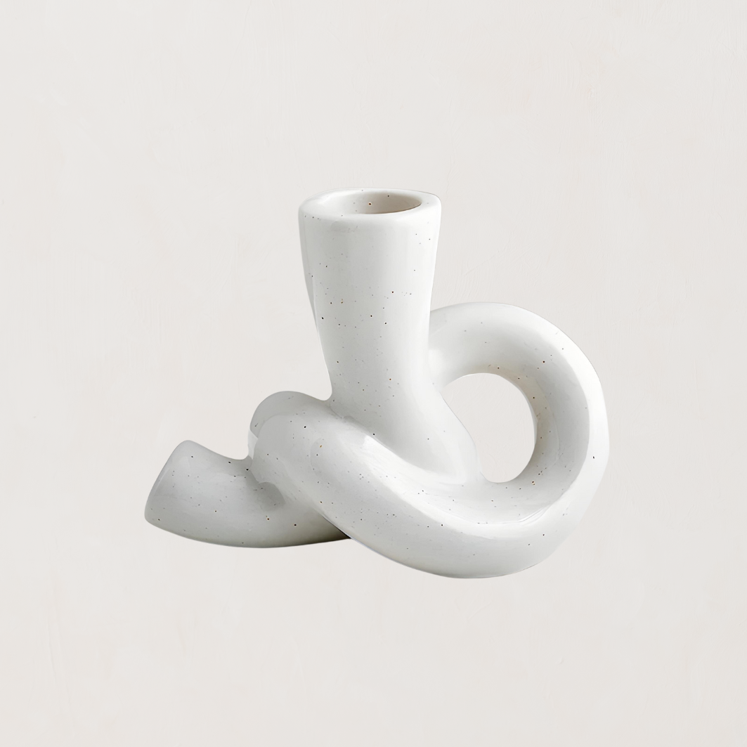 Woondecoratie : Keramische Kandelaar Wit - Sculptuur Twisted Design - Woondecoratie in van Pantino