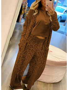 Loungewear Set : Savanna Set - Print Dames Set voor Stijl en Comfort - Grijs in Bruin van Pantino