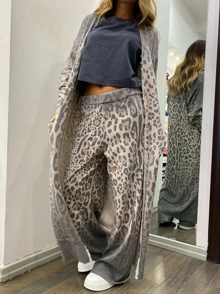 Loungewear Set : Savanna Set - Print Dames Set voor Stijl en Comfort - Grijs in Grijs van Pantino