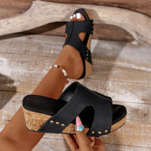 Sandals : Sandalen Dames Zwart - Goudkleurige Statement in Zwart van Pantino