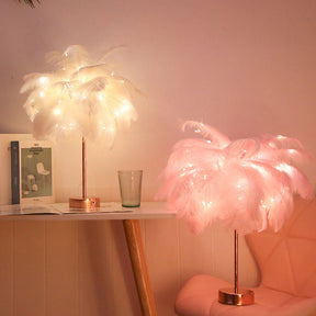 home & garden : Ostrich Nachtlampje - Excentrieke Lamp met Veren & Rosegouden Voet - Roze in van Pantino