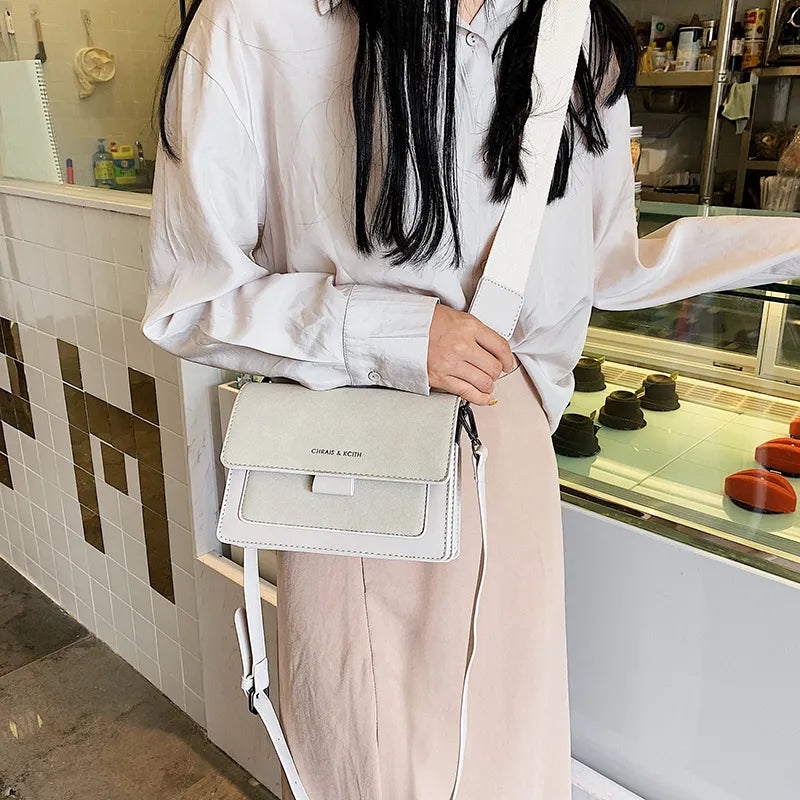 bags : Schoudertas Dames Beige - Meerdere Zakken Modieus Design - Nylon in van Pantino