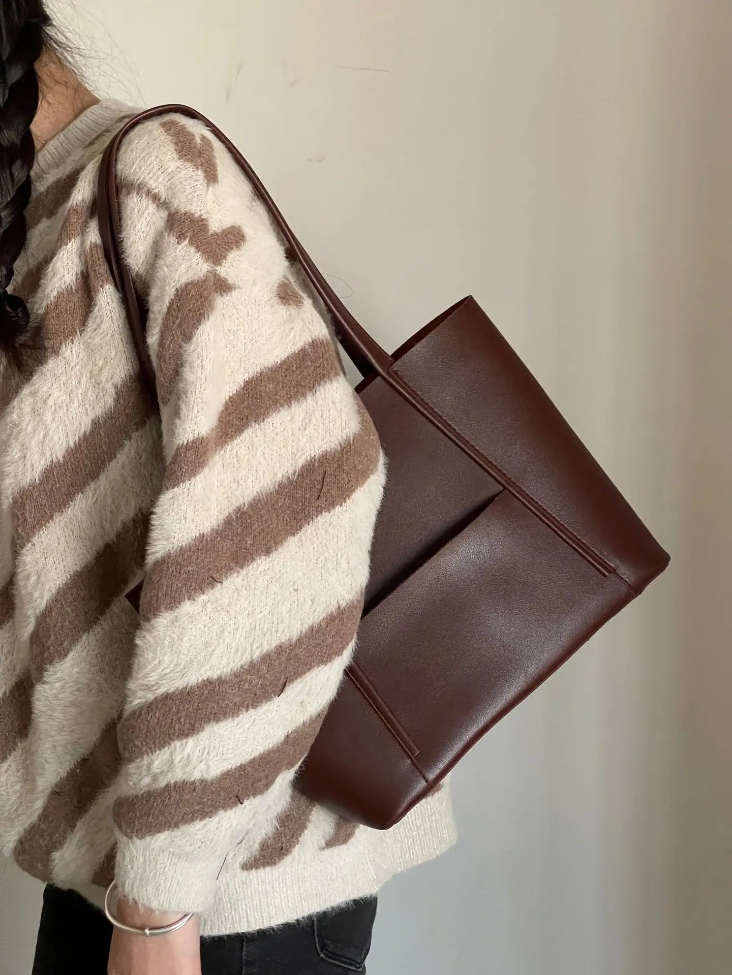 bags : Stella Top Handle Bag Black - Leer in van Pantino
