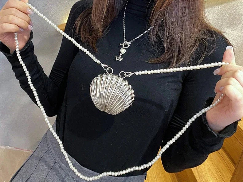bags : Unieke Schelp Tas - Goud in van Pantino