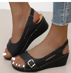 Sandals : Sandalen Dames Bruin - Koele Outdoor - Brengt Comfort en Koelte naar Elke Buitenactiviteit in Zwart van Pantino